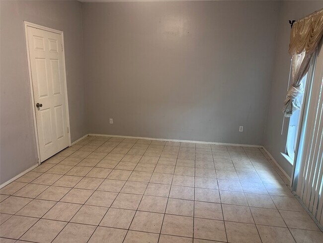 Foto del edificio - 11136 Village Bend Ln