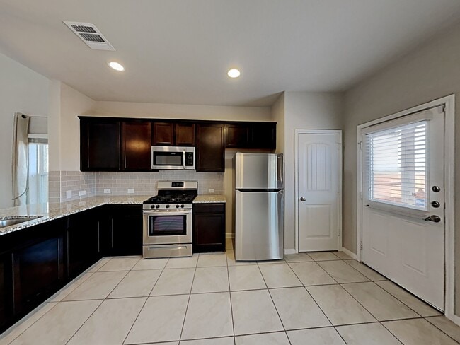 Building Photo - 1129 La Conterra Blvd