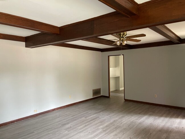 Building Photo - 1216 Karen Rd