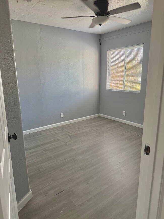 Foto del edificio - 2615 W Morten Ave