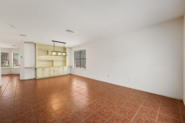 Building Photo - 1901 Lobelia Dr