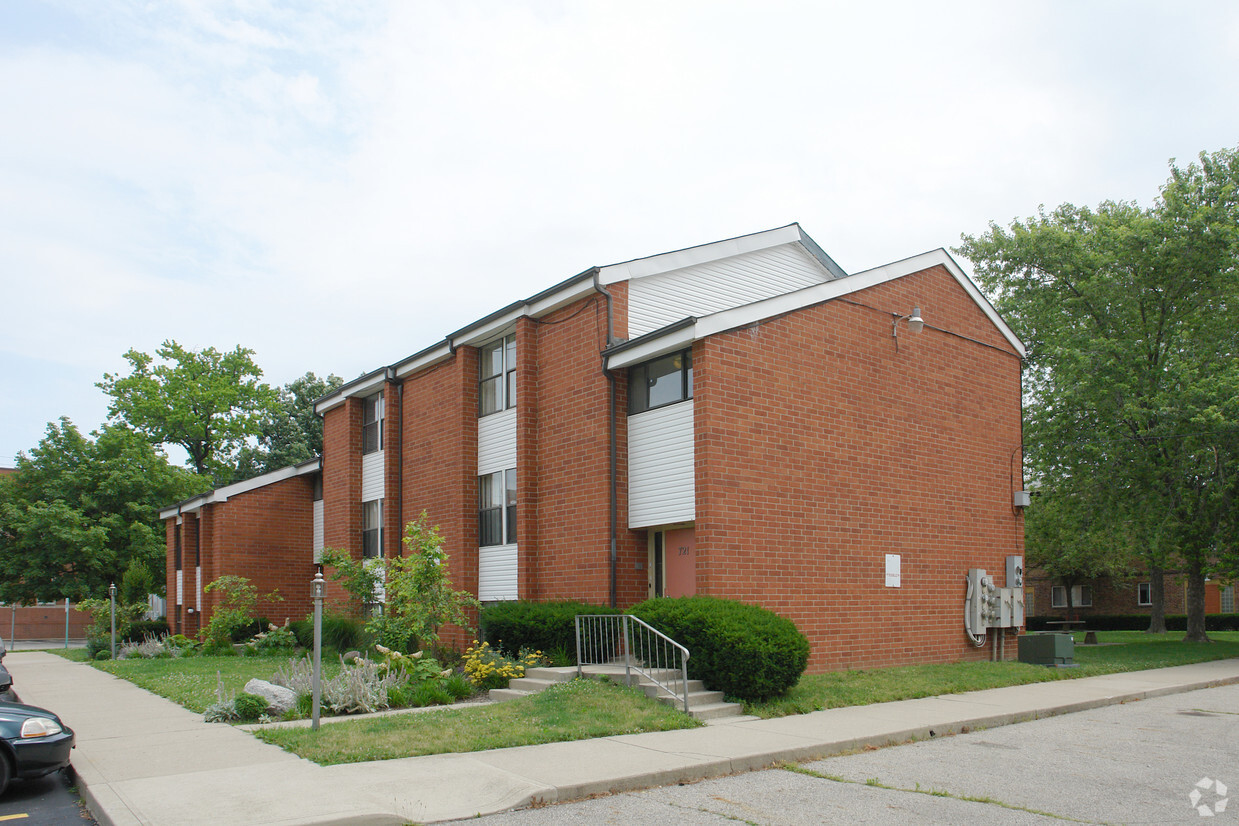 Foto del edificio - Bryden Road Plaza Apartments