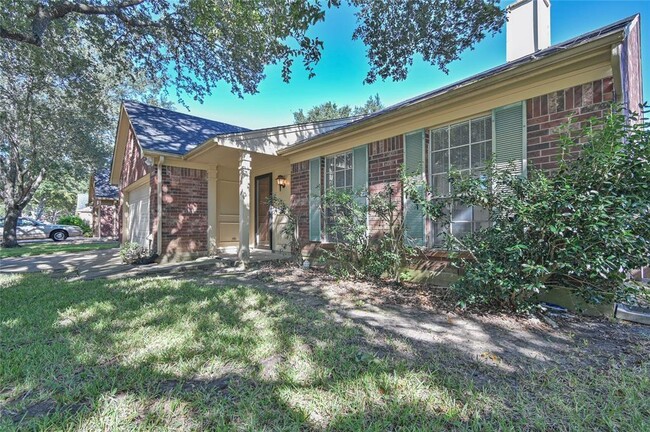 Building Photo - 3913 Beechwood Dr