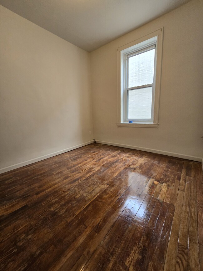 Building Photo - 341 Midwood St