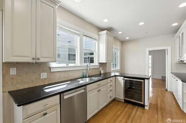 Foto del edificio - 3460 Pierce St