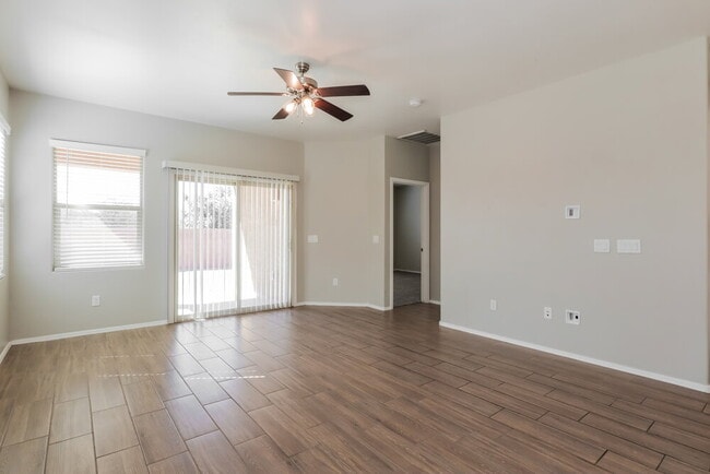 Foto del edificio - 334 S Willow Wick Dr