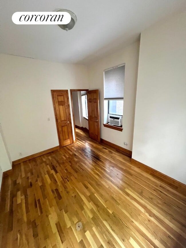 Building Photo - 167 W 80th St