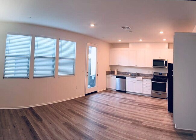 Foto del edificio - 24707 6th St