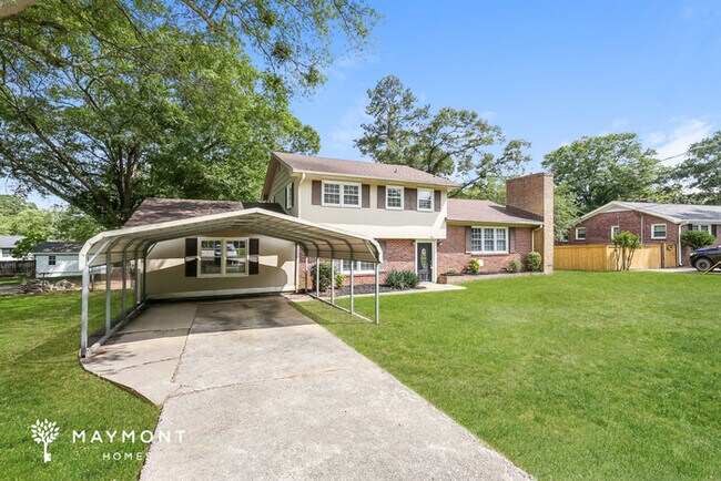 Foto del edificio - 305 Maple Dr