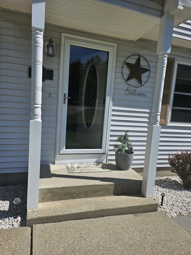 Building Photo - 80 Oaklawn Ave