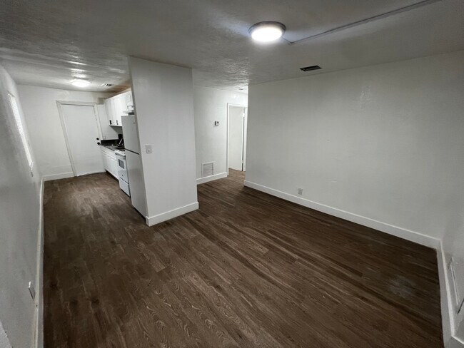 sala de estar - 101 NW 13th Ave