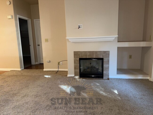 Building Photo - 2 Bedroom at the Reosrt at Tanamera - Reno! - Garage, Pool, Pet Friendly! - Lease Pending