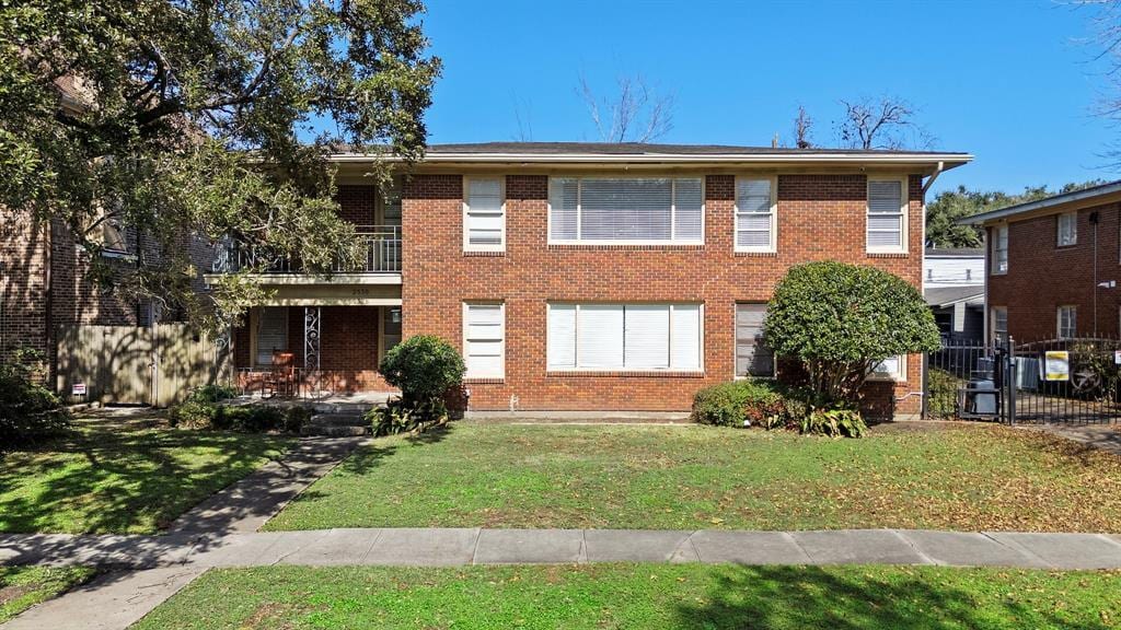 Primary Photo - 2330 Wordsworth St