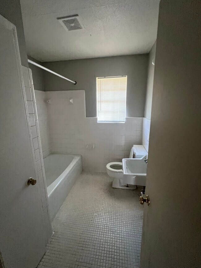 Foto del edificio - 2200 Pearce Ave