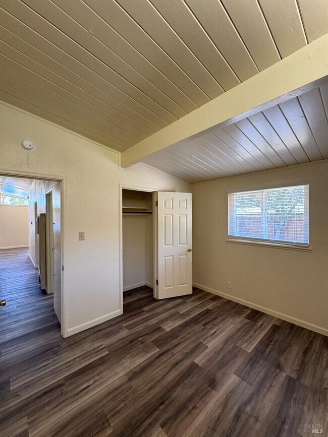 Foto del edificio - 313 Corkwood St