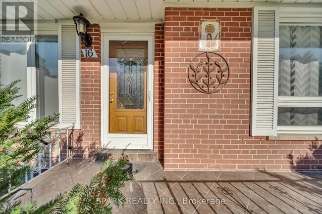 Building Photo - 16 Horwood Dr