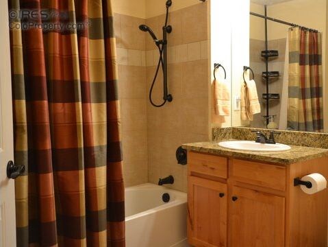Foto del edificio - 2445 Windrow Dr