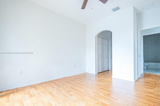 Foto del edificio - 784 SW 106th Ave