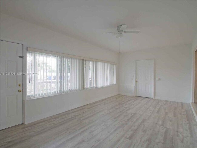 Foto del edificio - 5510 Johnson St