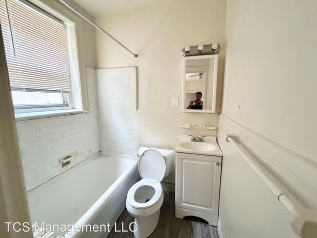 Building Photo - Studio, 1 bath House - 1307 Spruce St