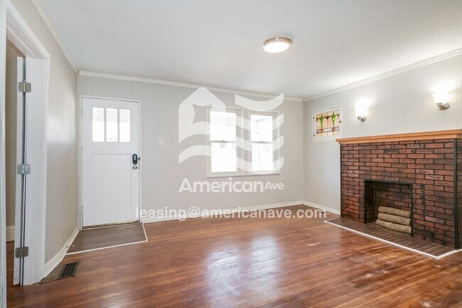 Foto del edificio - 9016 Burton Ave