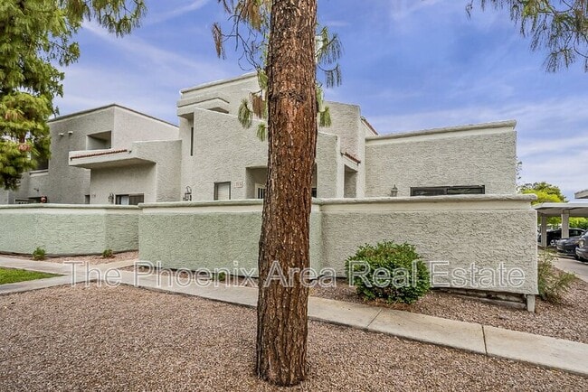Building Photo - 850 S River Dr