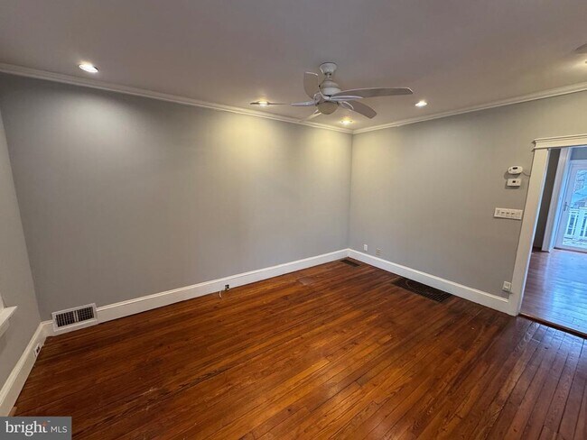 Foto del edificio - 1068 Floyd Terrace