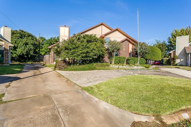 Foto del edificio - Great 2 Bed 2 Bath Townhouse in S Arlington- 76017