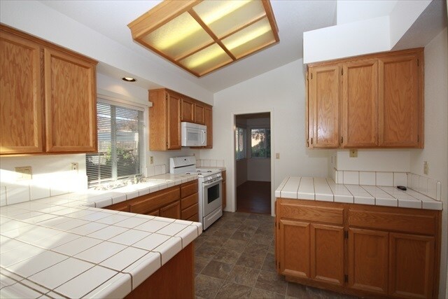 Building Photo - Gorgeous Antelope Home