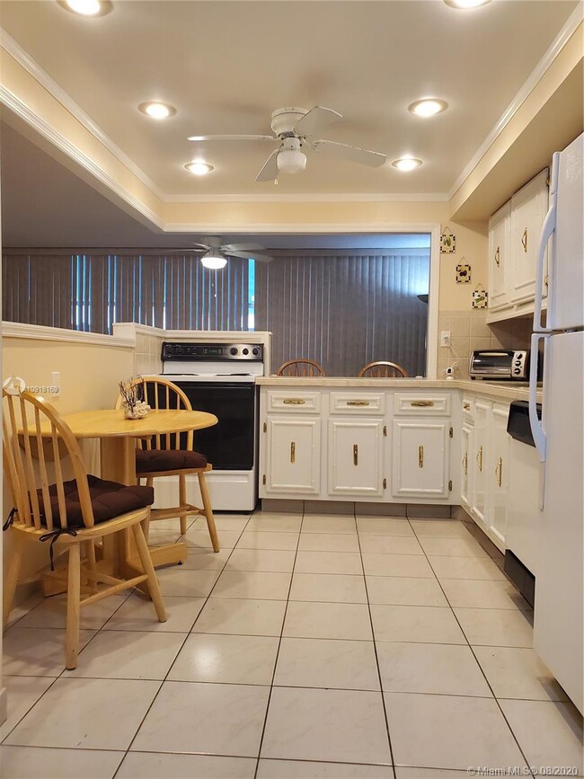 Foto del edificio - 2000 Atlantic Shores Blvd