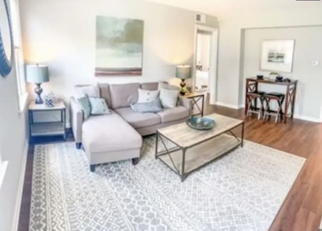 Building Photo - 3901 Cutshaw Ave