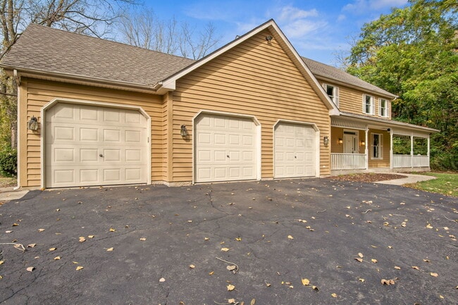 Building Photo - 41W230 Sylvan Dr