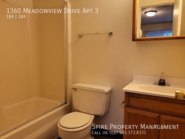 Building Photo - 1360 Meadowview Dr