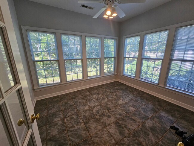 Building Photo - 104 Beeley Ct