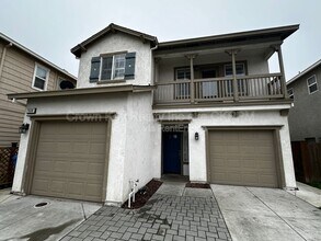 Building Photo - 2608 Greenleaf St