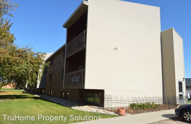 Building Photo - 2 br, 1 bath House - 921 32nd Ave S #8