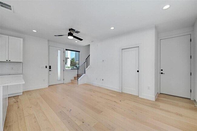 Building Photo - 1140 Webberville Rd