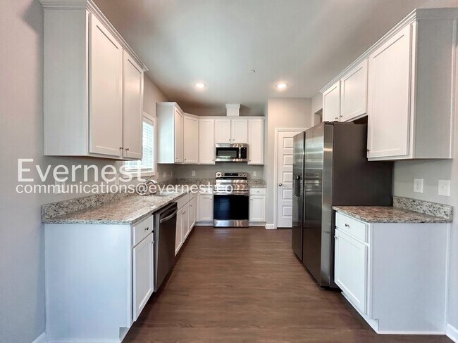 Building Photo - Limited Time Special Offer / 3 Bed, 2 Bath Home with Garage / Pet-Friendly / Vouchers Accepted / ...