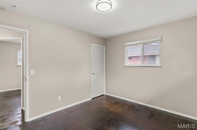 Building Photo - 1223 Reale Ave