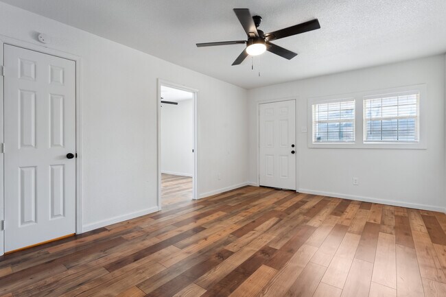 Foto del edificio - 2709 E 2nd St