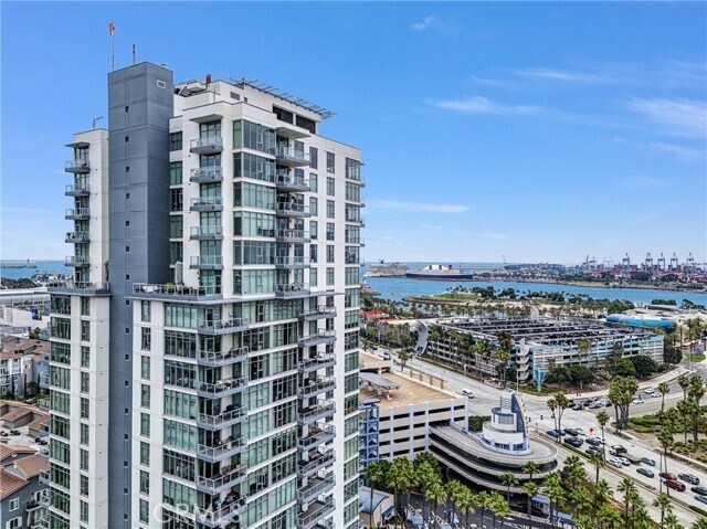 Foto del edificio - 400 W Ocean Blvd