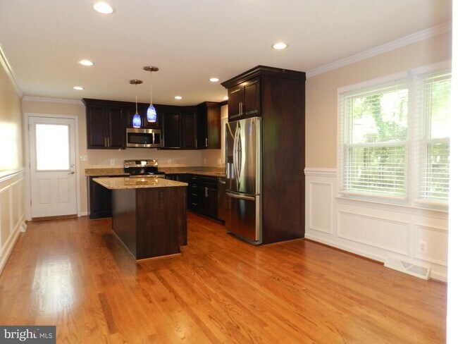 Building Photo - 4125 Rosemont Ln