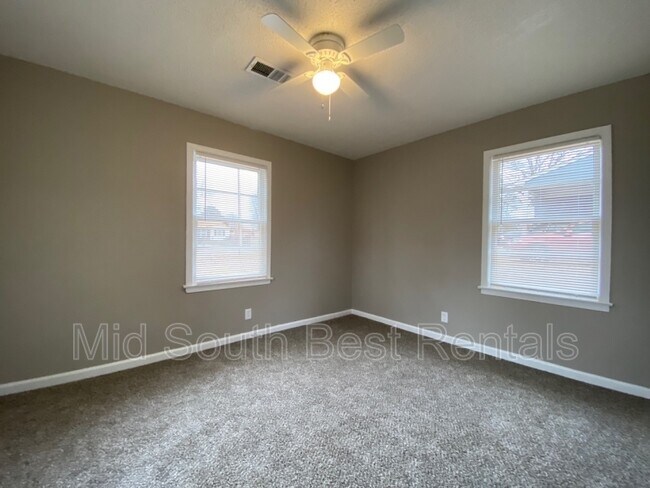 Foto del edificio - 5061 Stacey Rd