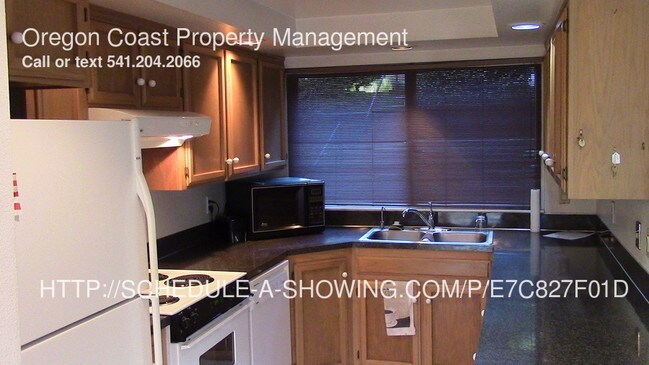 Foto del edificio - 5801 NE Voyage Ave