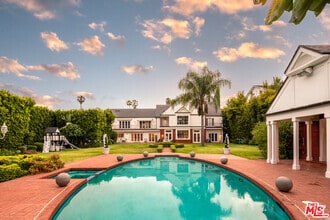 Building Photo - 804 N Rodeo Dr