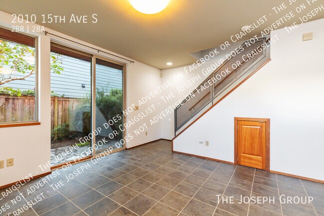 Building Photo - 2010 15th Ave S