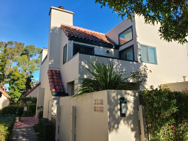 Foto del edificio - 2261 Armada Way