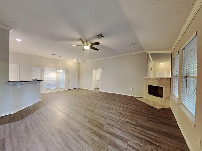 Building Photo - 11907 Santa Fe Tr