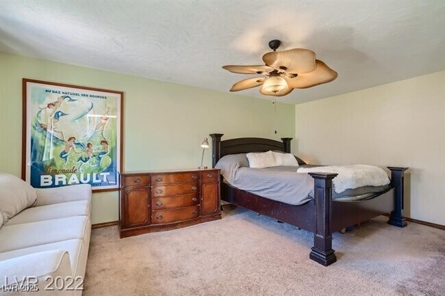 Foto del edificio - 5945 N El Capitan Way