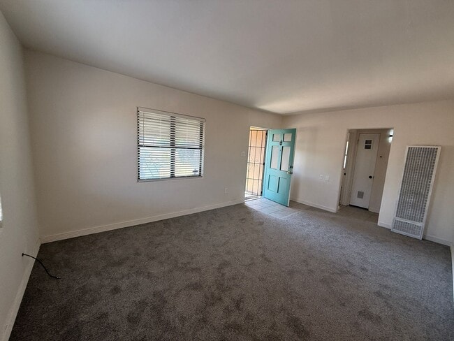 Building Photo - 1835 Palomas Dr NE